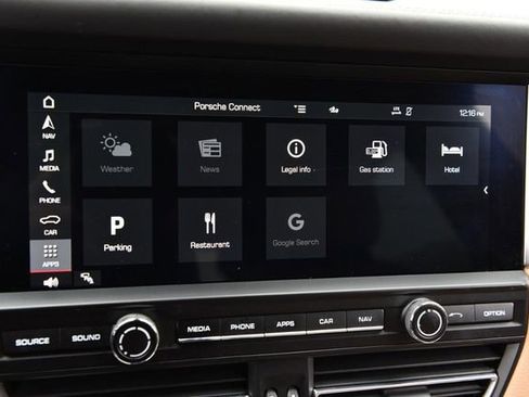 Used 2020 Porsche Macan image 16