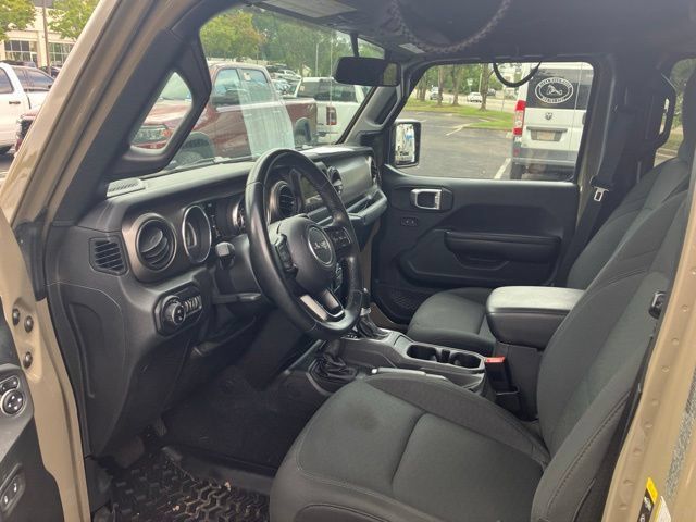 Used 2020 Jeep Gladiator Sport w/ Quick Order Package 24S AWD/4WD image 10