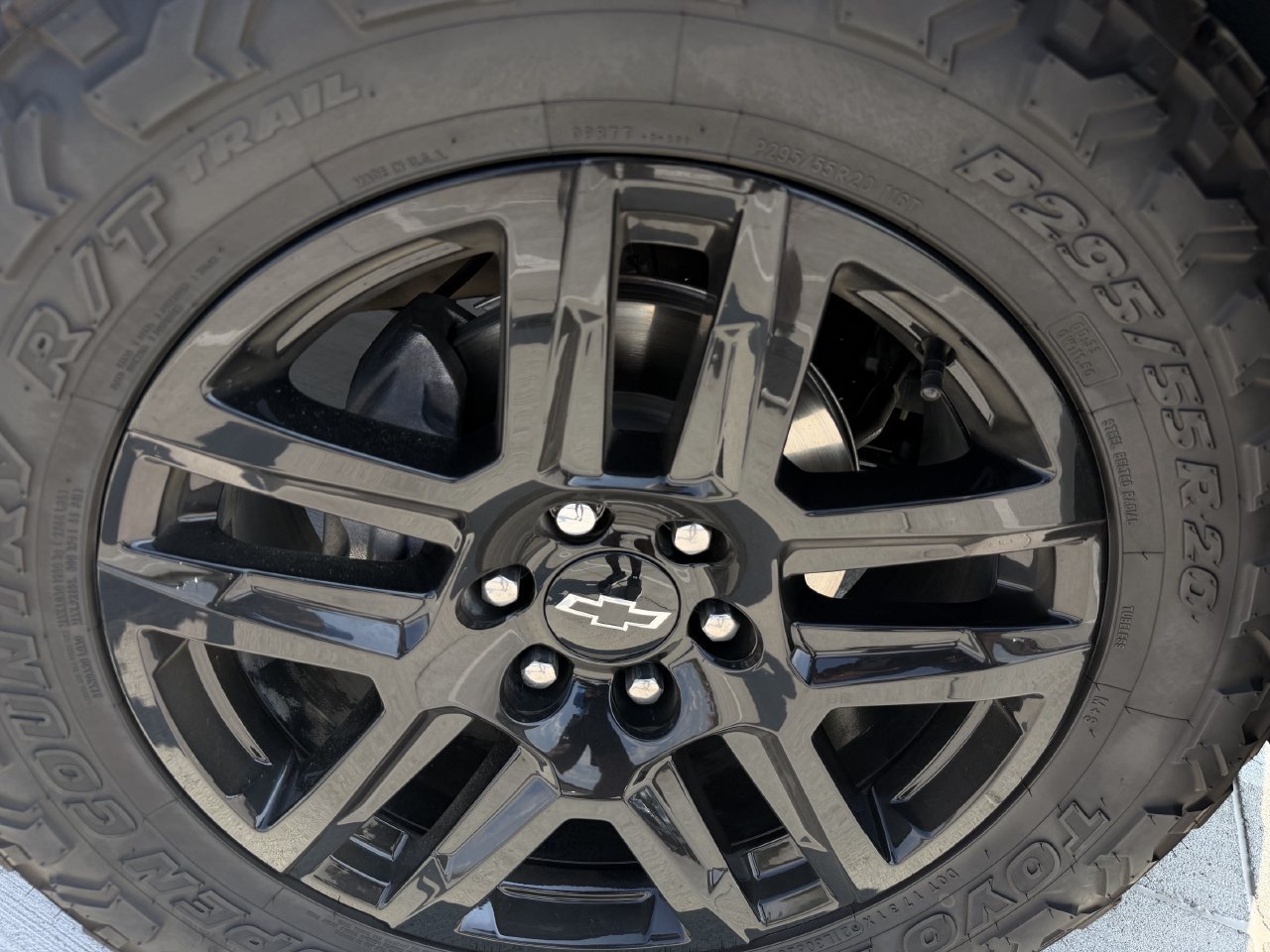 Used 2024 Chevrolet Silverado 1500 RST w/ LPO, Dark Essentials Package RWD image 9