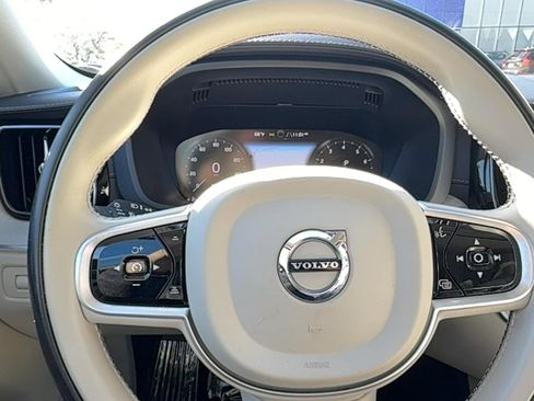 Used 2021 Volvo XC60 T5 Inscription w/ Protection Package Premier image 18