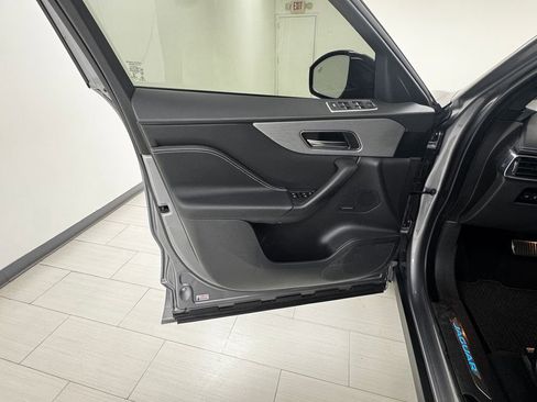Used 2020 Jaguar F-PACE S image 9