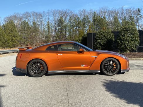 Used 2017 Nissan GT-R Premium image 5