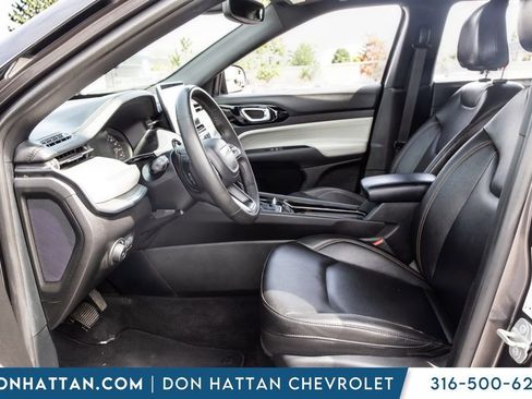 Used 2024 Jeep Compass Limited image 3