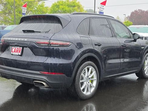 Used 2022 Porsche Cayenne E-Hybrid AWD/4WD image 3