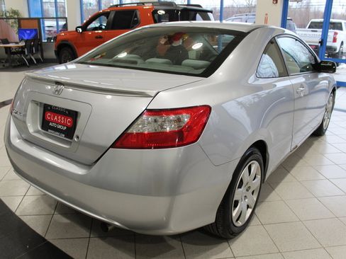 Used 2010 Honda Civic LX image 5