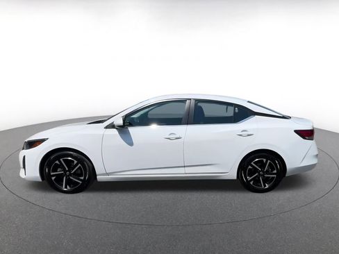 Used 2024 Nissan Sentra SV image 9