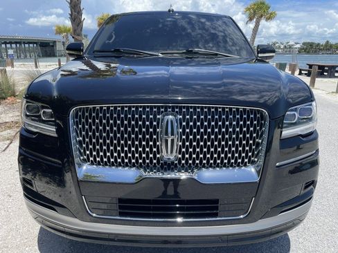 Used 2022 Lincoln Navigator L Reserve RWD image 4