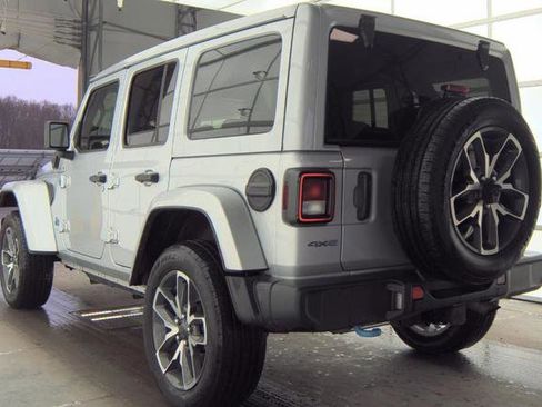 Used 2024 Jeep Wrangler Unlimited w/ Convenience Group image 7