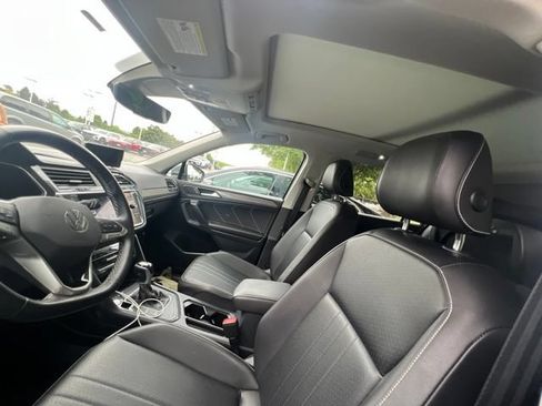 Used 2022 Volkswagen Tiguan SE FWD image 18