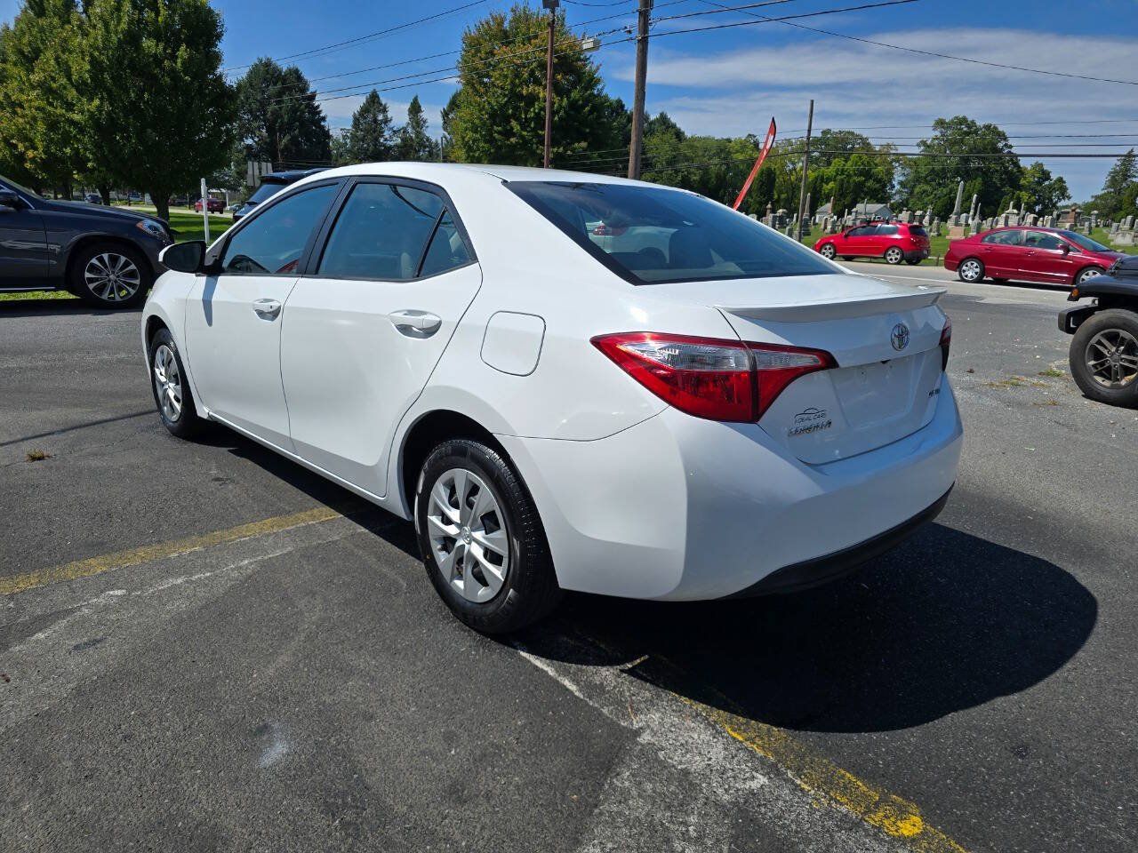 Used 2015 Toyota Corolla LE FWD image 5
