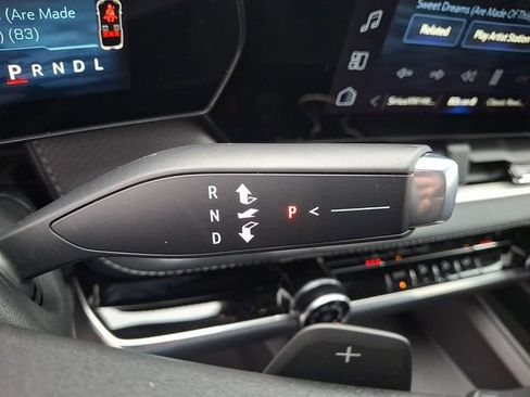 Used 2026 Chevrolet Equinox LT FWD image 14