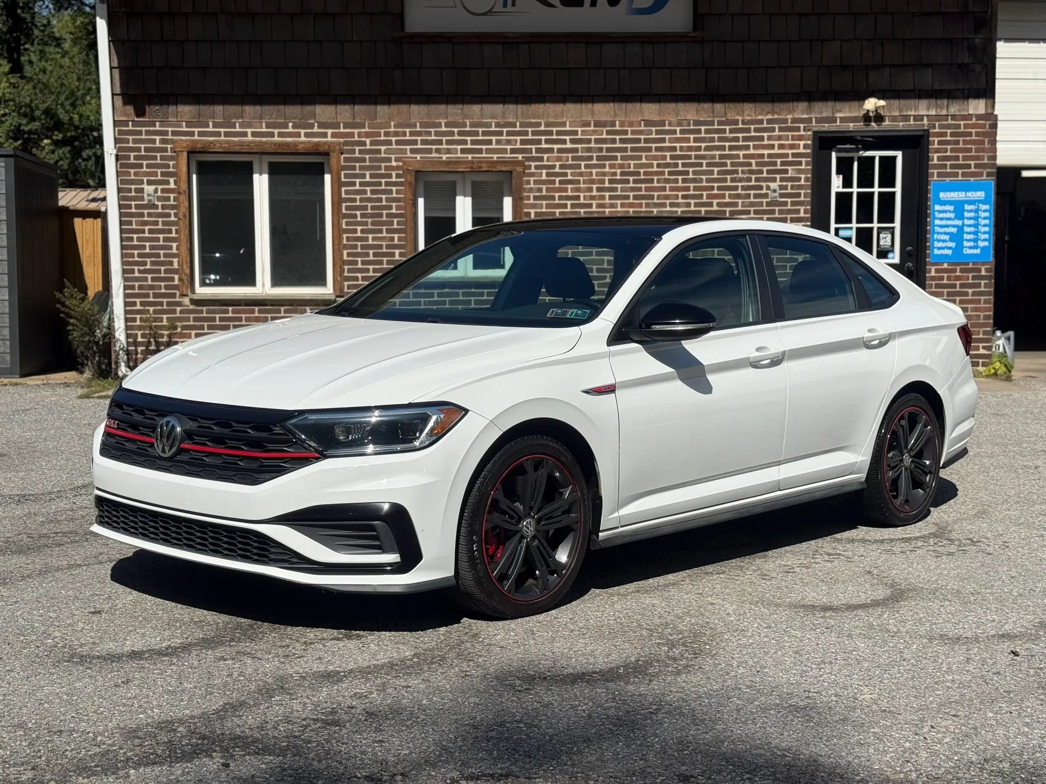 Used 2019 Volkswagen Jetta GLI FWD image 3