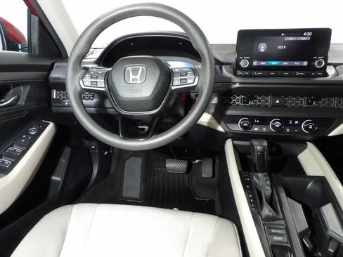 Used 2025 Honda Accord LX image 14