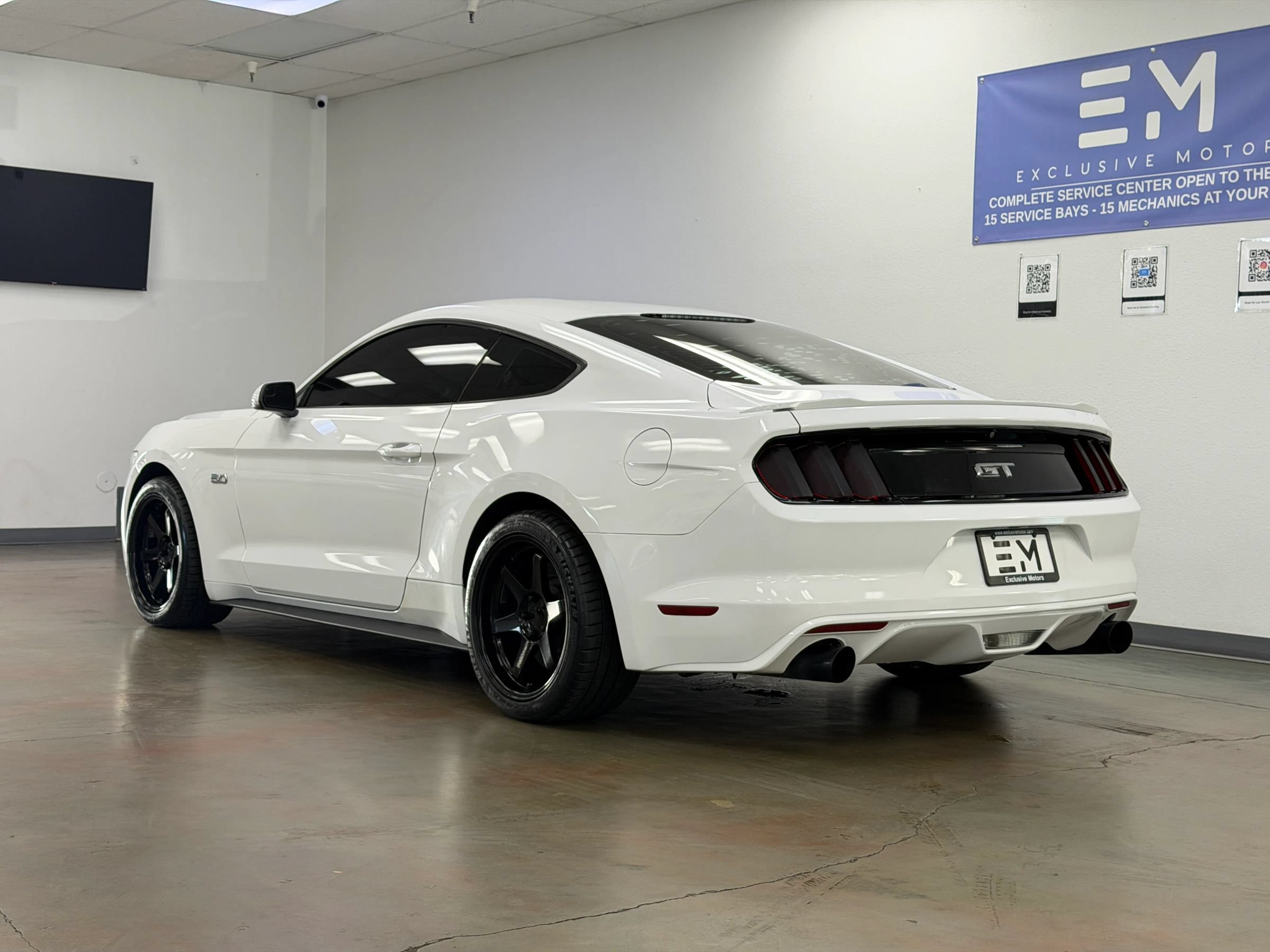 Used 2017 Ford Mustang GT w/ Enhanced Security Package RWD image 11
