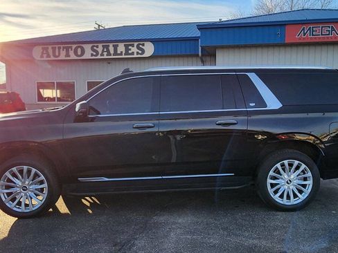 Used 2023 Cadillac Escalade ESV Premium Luxury image 17