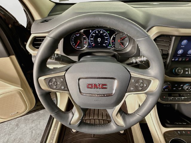 Used 2023 GMC Acadia Denali w/ Denali Ultimate Package AWD/4WD image 4