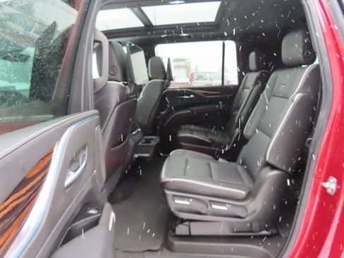 Used 2021 Cadillac Escalade ESV Premium Luxury w/ Driver Assist Tech Package image 23