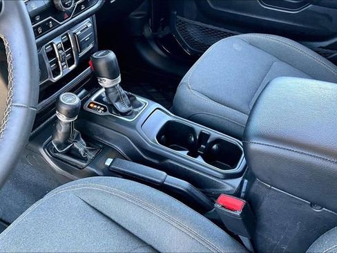 Used 2024 Jeep Gladiator Sport AWD/4WD image 14