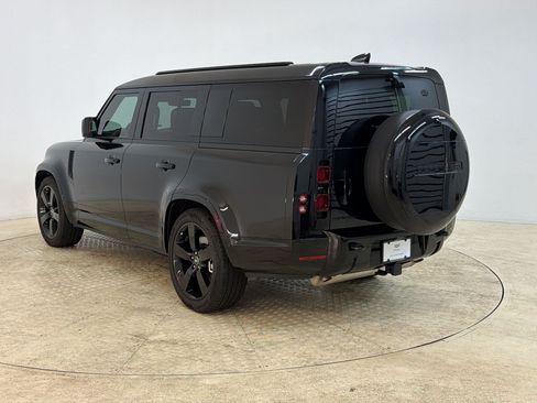 Used 2025 Land Rover Defender 130 X-Dynamic SE AWD/4WD image 3