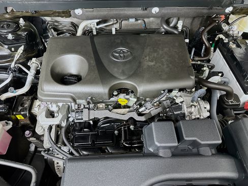 Used 2025 Toyota RAV4 XLE FWD image 33