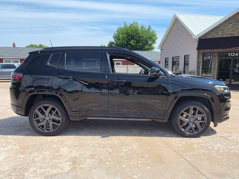 Used 2024 Jeep Compass Limited w/ High Altitude Package AWD/4WD image 22