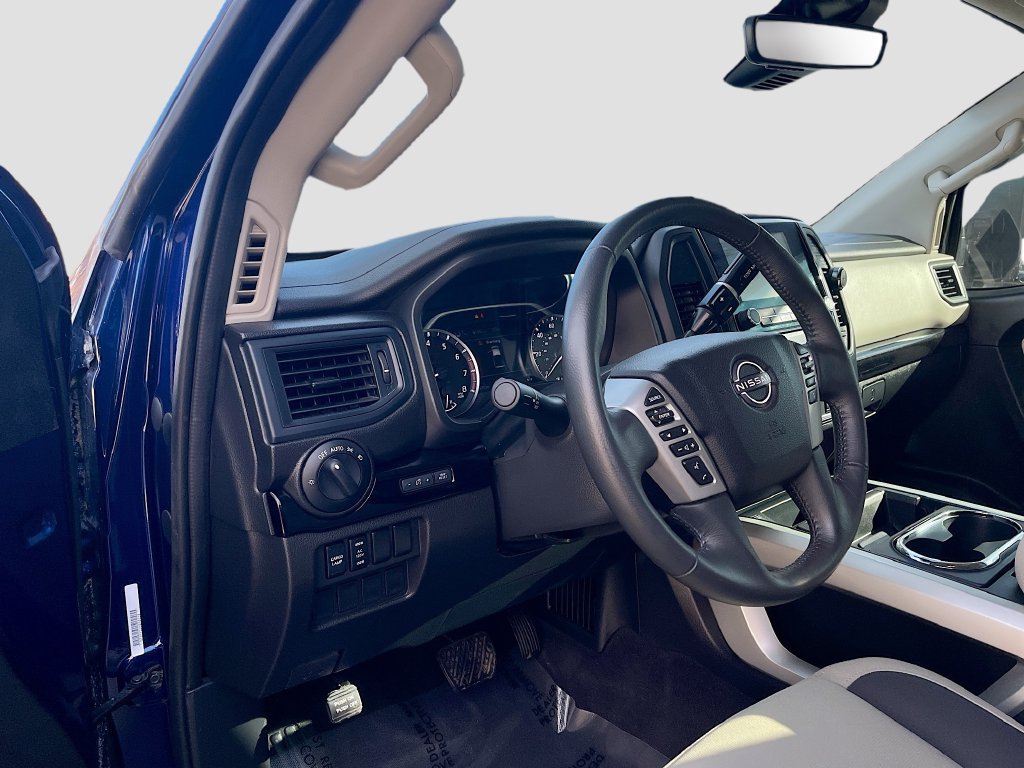 Used 2024 Nissan Titan SV w/ SV Convenience Package AWD/4WD image 9