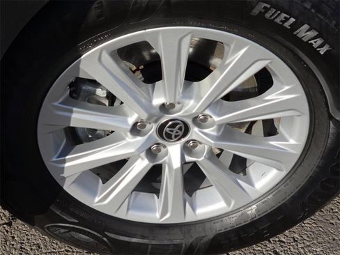 Used 2025 Toyota Grand Highlander FWD image 10