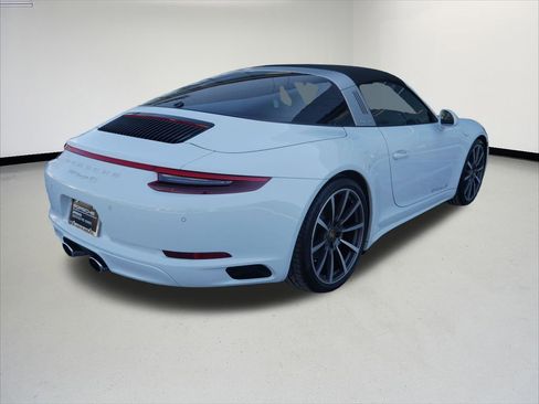 Used 2017 Porsche 911 Targa 4S image 5