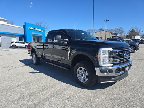 Used 2025 Ford F350 XLT w/ 360-Degree Camera Package image 3