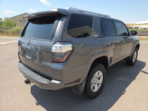 Used 2015 Toyota 4Runner SR5 AWD/4WD image 3
