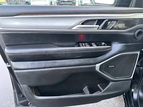 Used 2025 Jeep Wagoneer Series II image 19