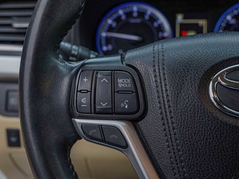 Used 2019 Toyota Highlander XLE image 13