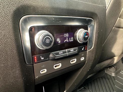 Used 2023 GMC Yukon Denali w/ Denali Reserve Package image 22