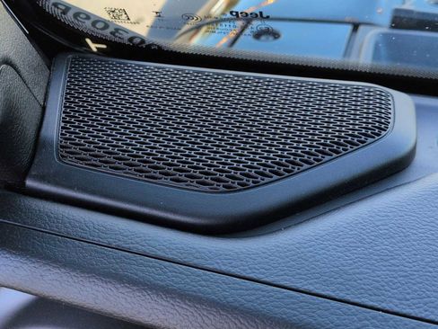 Used 2022 Jeep Wrangler Unlimited Sport image 29