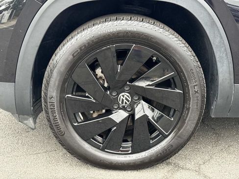 Used 2024 Volkswagen Atlas SE AWD/4WD image 8