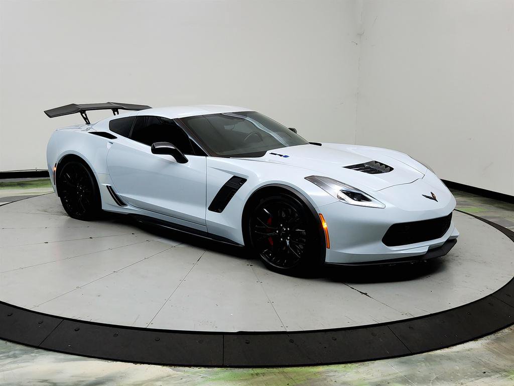 Used 2019 Chevrolet Corvette Z06 RWD image 3