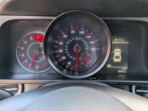 Used 2021 Hyundai Elantra SEL image 11