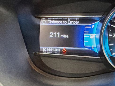 Used 2017 Ford Explorer XLT w/ Equipment Group 202A image 8