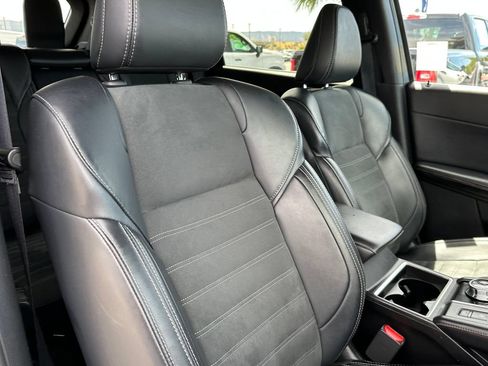 Used 2024 Mitsubishi Outlander SE AWD/4WD image 17