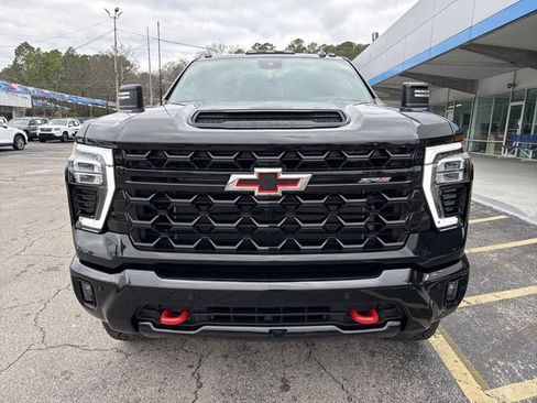 New 2026 Chevrolet Silverado 2500 ZR2 image 2