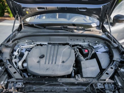 Used 2025 Volvo XC60 B5 Plus image 34