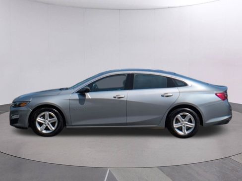 Used 2023 Chevrolet Malibu LT FWD image 2