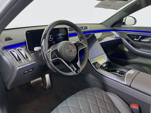 New 2025 Mercedes-Benz S 580 4MATIC Sedan image 9