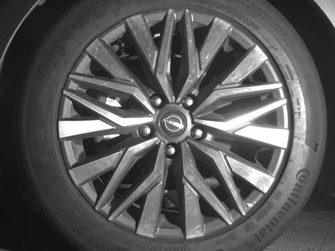 Used 2025 Nissan Altima 2.5 SV image 12