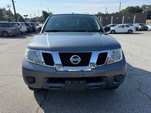 Used 2016 Nissan Frontier SV AWD/4WD image 2