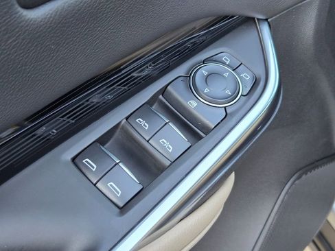 Certified 2024 Cadillac XT4 Luxury w/ Cold Weather Package image 25