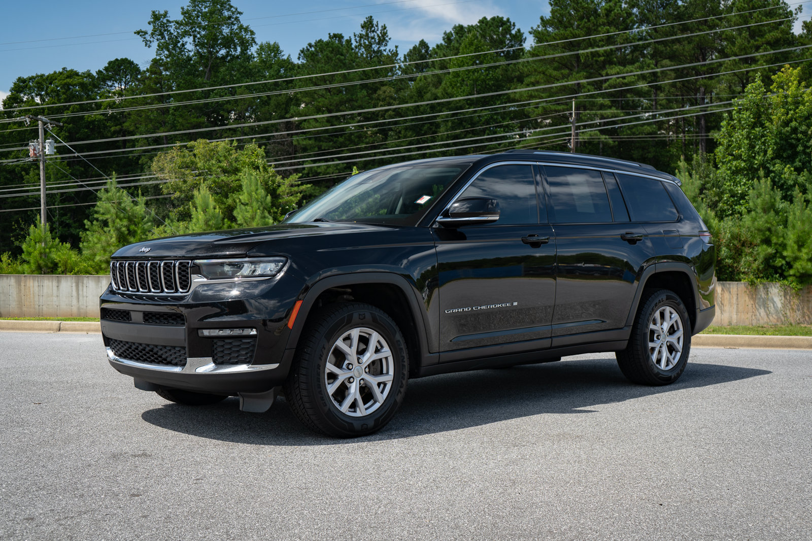 Used 2021 Jeep Grand Cherokee L Limited AWD/4WD image 3