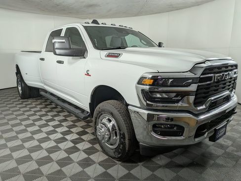 New 2026 RAM 3500 Tradesman AWD/4WD image 5