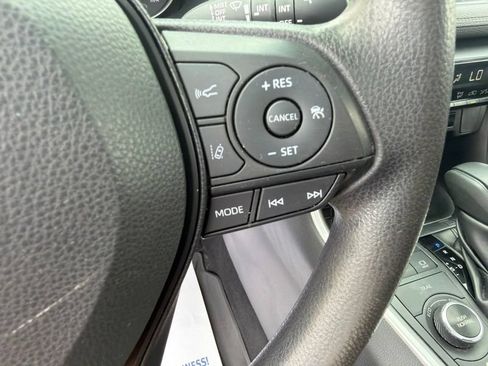 Used 2021 Toyota RAV4 XLE w/ Convenience Package AWD/4WD image 26