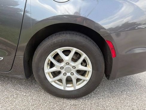 Used 2020 Chrysler Pacifica Touring-L FWD image 31